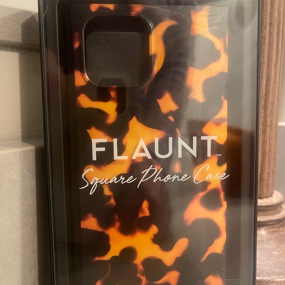 Flaunt square iPhone 12 Pro Max - Picture 2 of 2